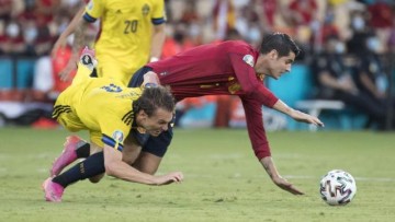 西班牙队果然如期待的失望，恩里克换人如儿戏