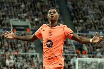 app下载-马卡：拉什福德买断选项6月到期，巴萨希望降价并分3期付款