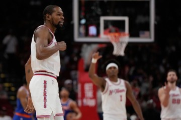 火箭变阵收奇效：6人上双+5人15+ 杜兰特引五高首发复仇尼克斯