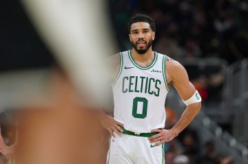 kaiyun 官网-手感冰凉！塔图姆上半场11投2中&amp;三分5中0 得到10分9板4助1断1帽