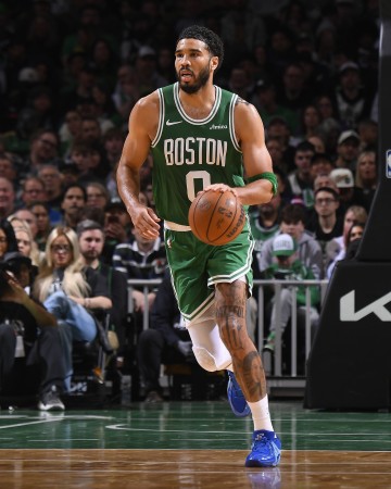 app下载-浓眉：绿军是东部争冠热门 塔图姆现在的状态就像从来没缺席过